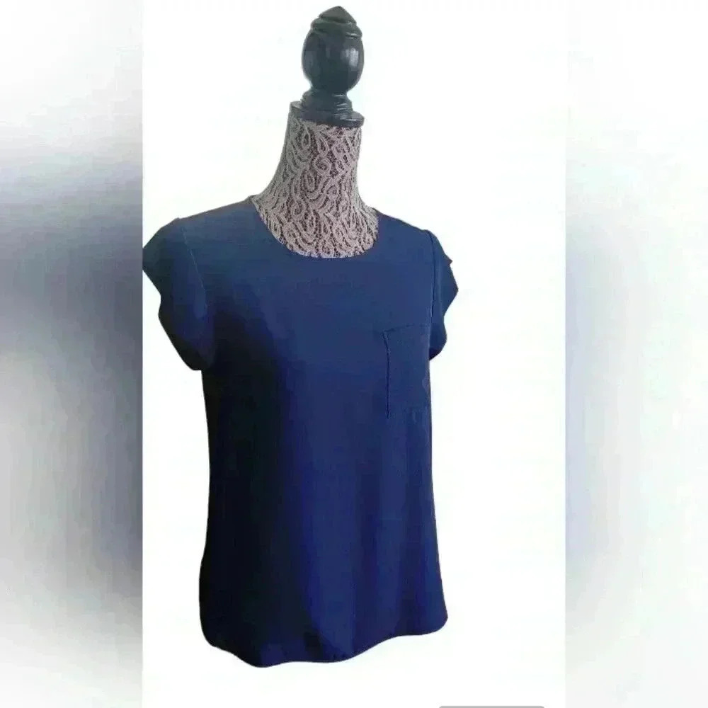 Reitmans Navy Blue Elegant Blouse Size Small Crew Neck